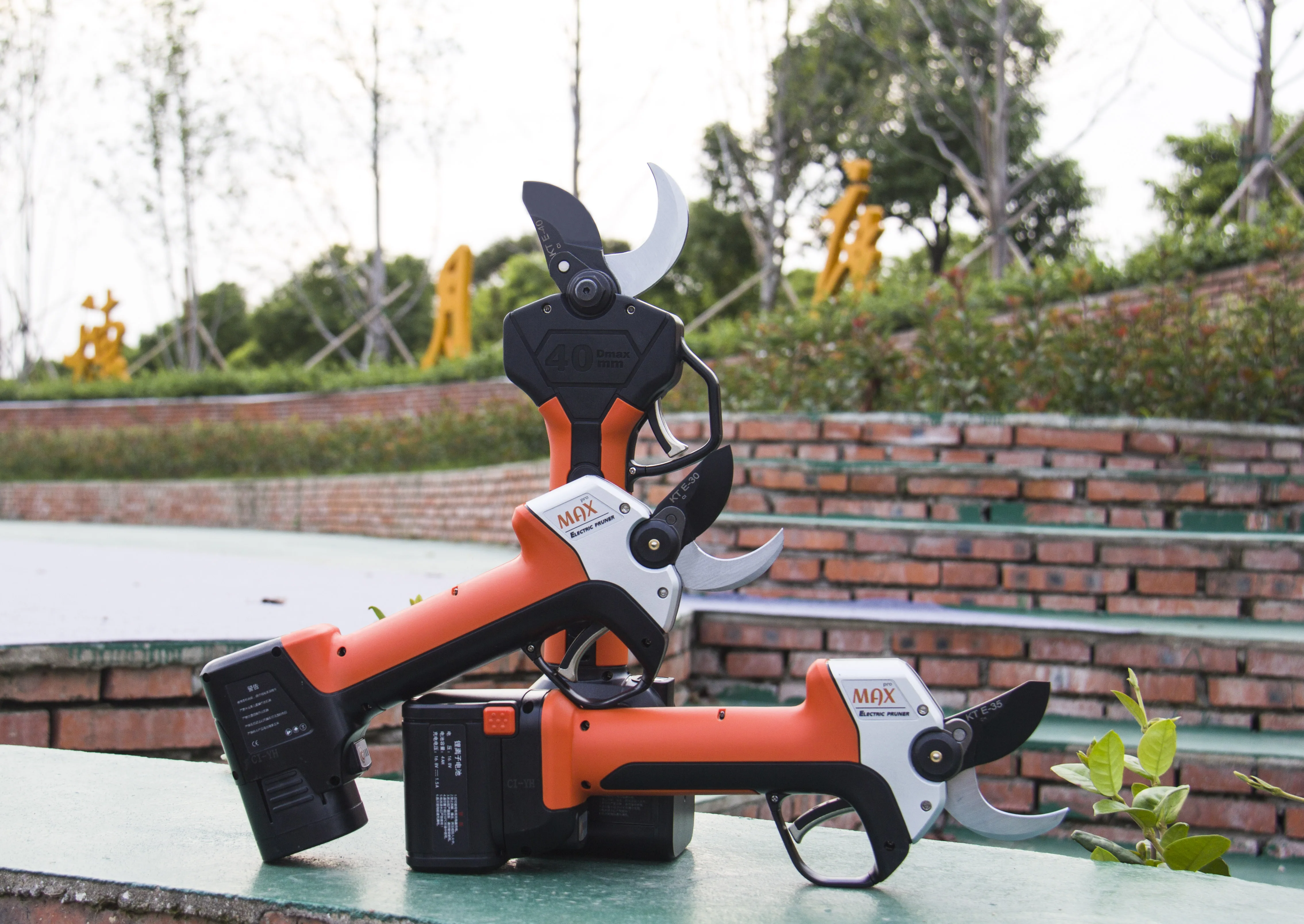 cordless Electric Progressive function pruning shears 40 mm tree electric Pruning Scissors