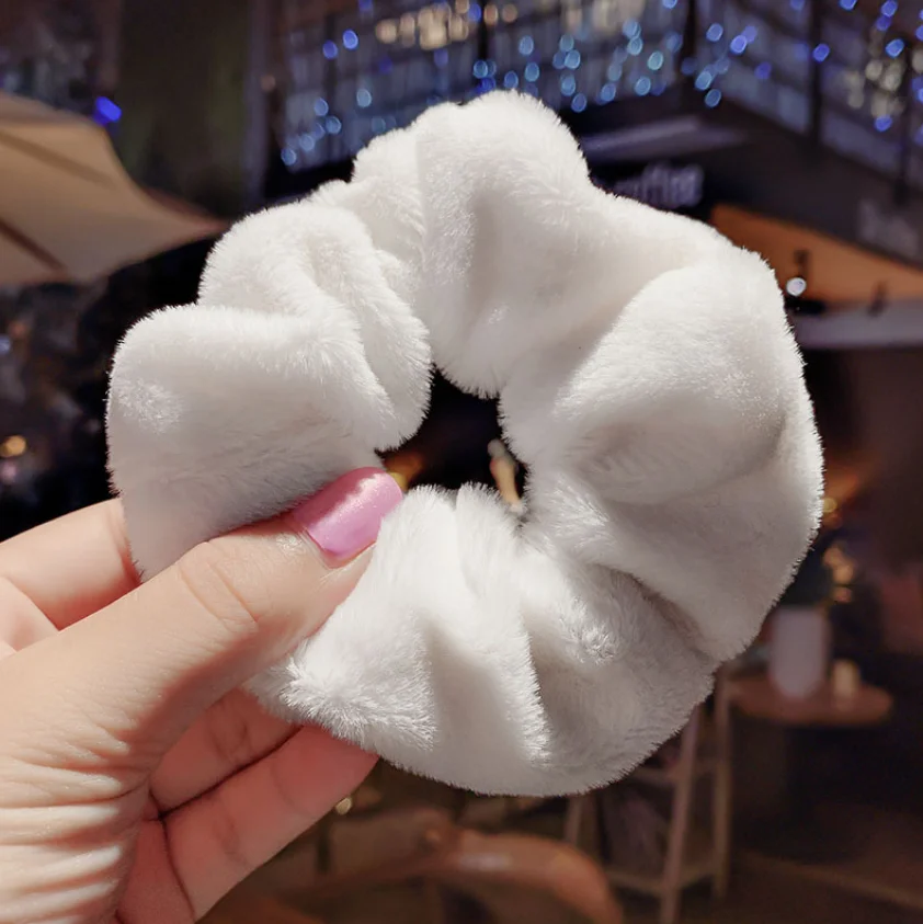 2023 Lovely Fuzzy Winter Scrunchies Soft Hair Accessories Girls Plain Color Sweet Fluffy Faux Fur Plush Scrunchies For Women Kid