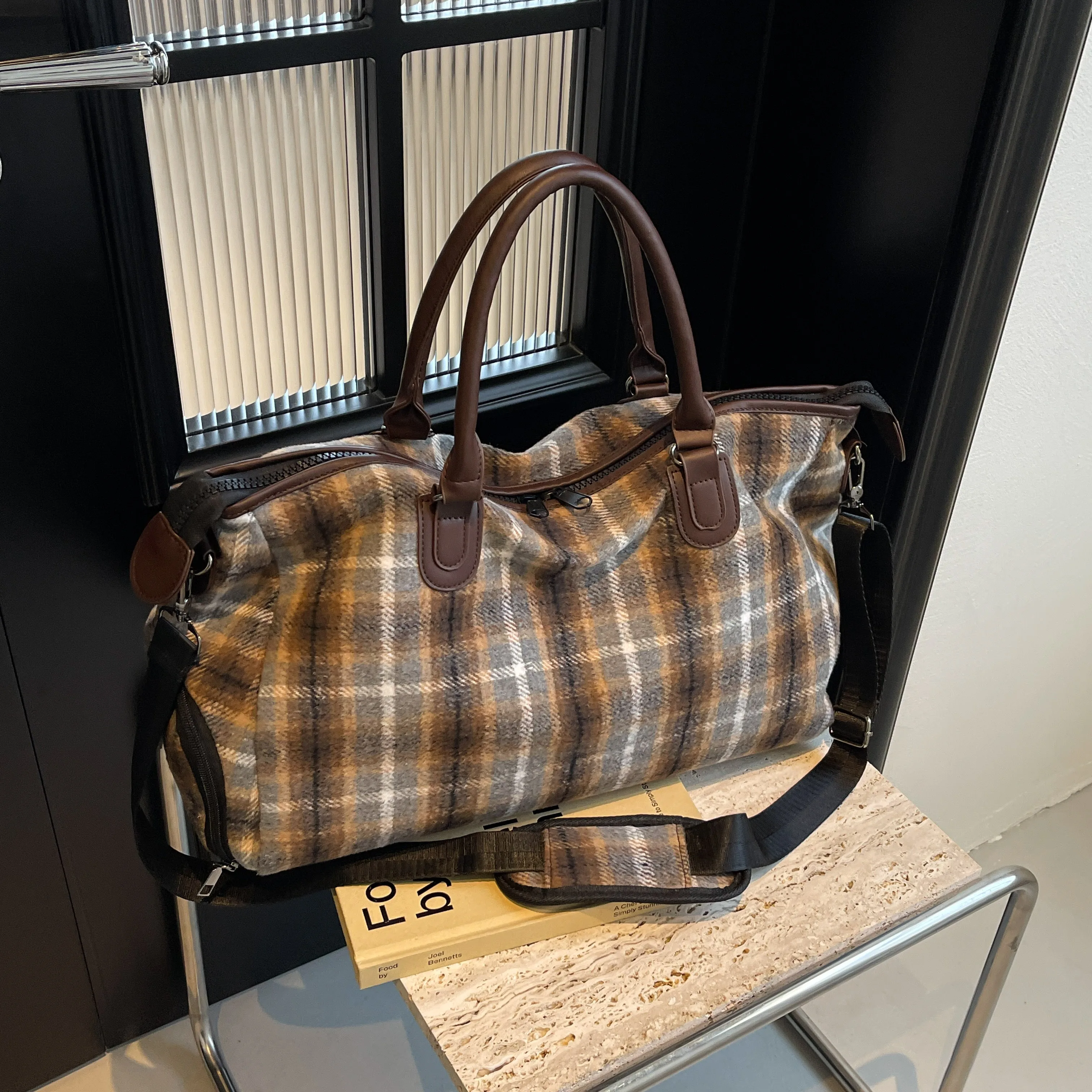 Low Price Wholesale Easily Accommodate a Variety Items Easy to Carry Move Travel Hand Bags