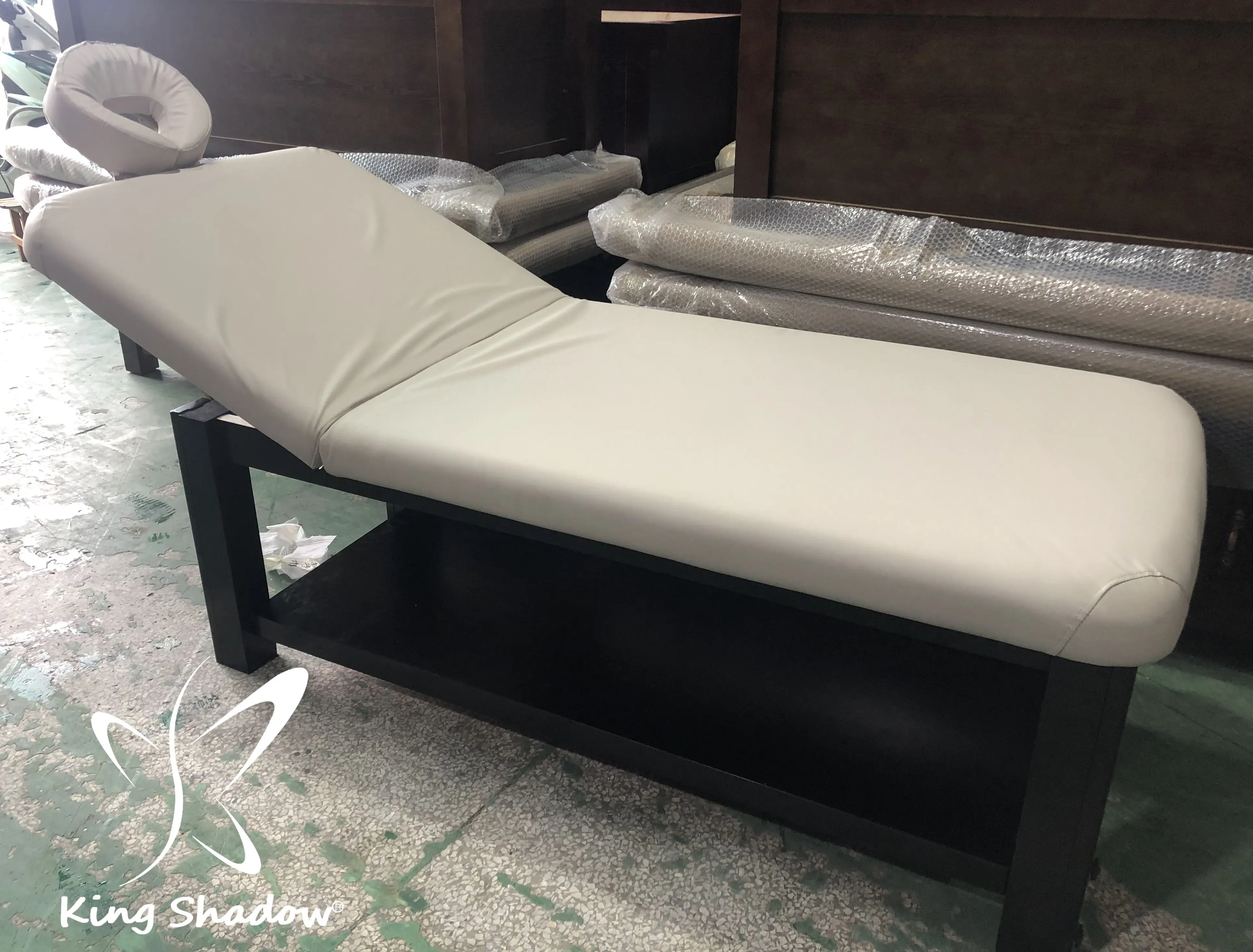 Hight Quality beauty Salon Furniture Wooden Facial bed Fashion Designs Body Massage Table beauty bed For Sale