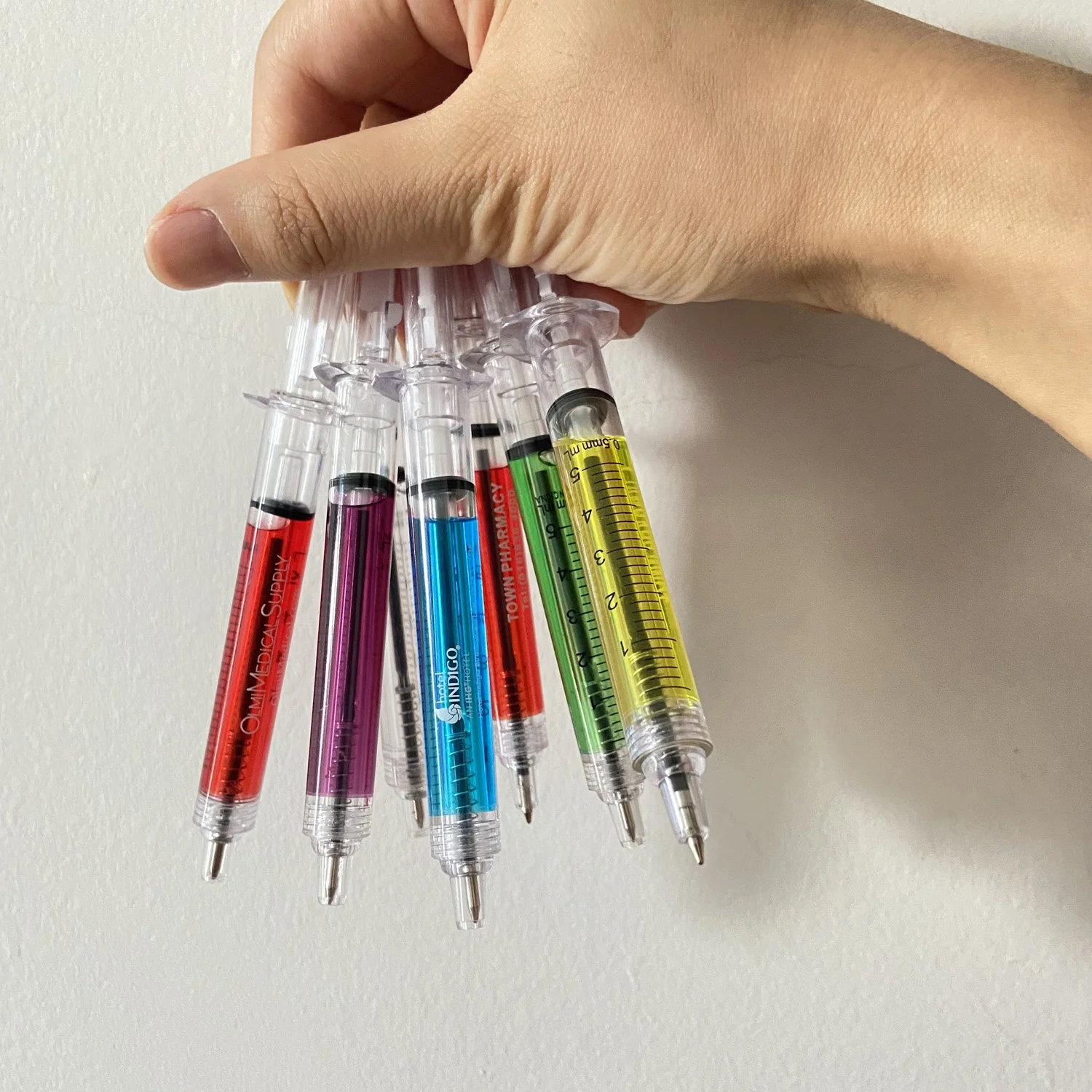 good quality promotional gifts customized logo hospital doctor nurse pens syringe pens with liquid