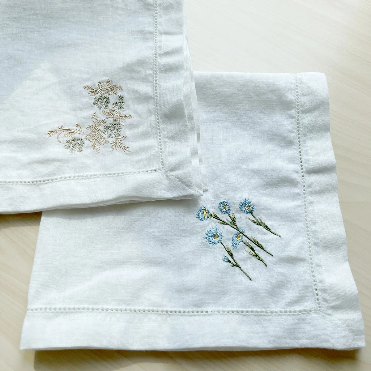 Wholesale 100% pure french linen napkins flower custom embroidered linen napkins for wedding/restaurant/party
