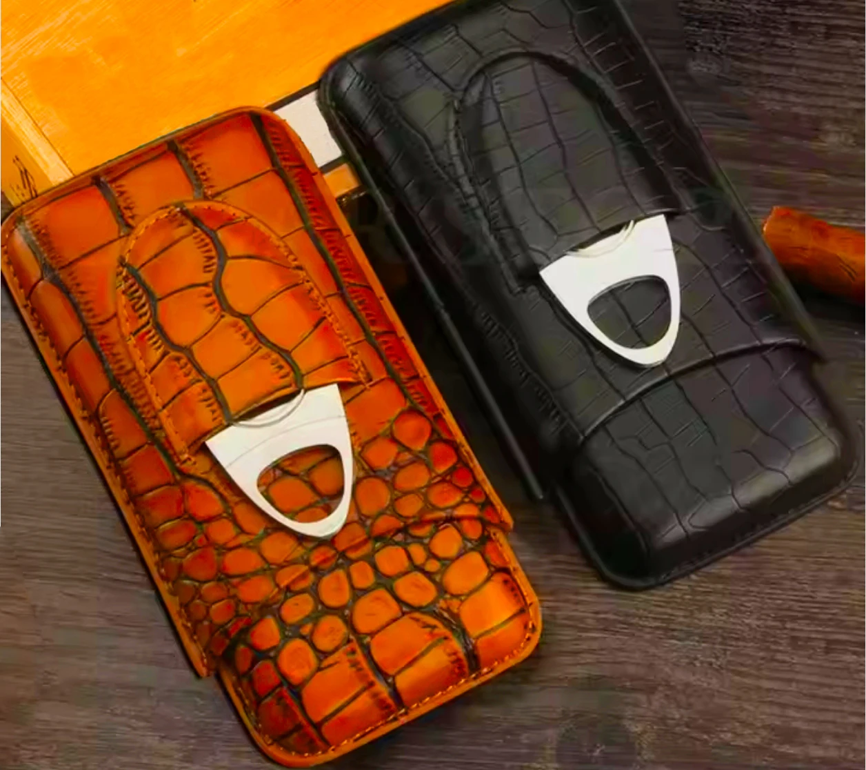 Croco Leather Simple Design alligators Cigar case for travel 3 finger cigars with cutter holder