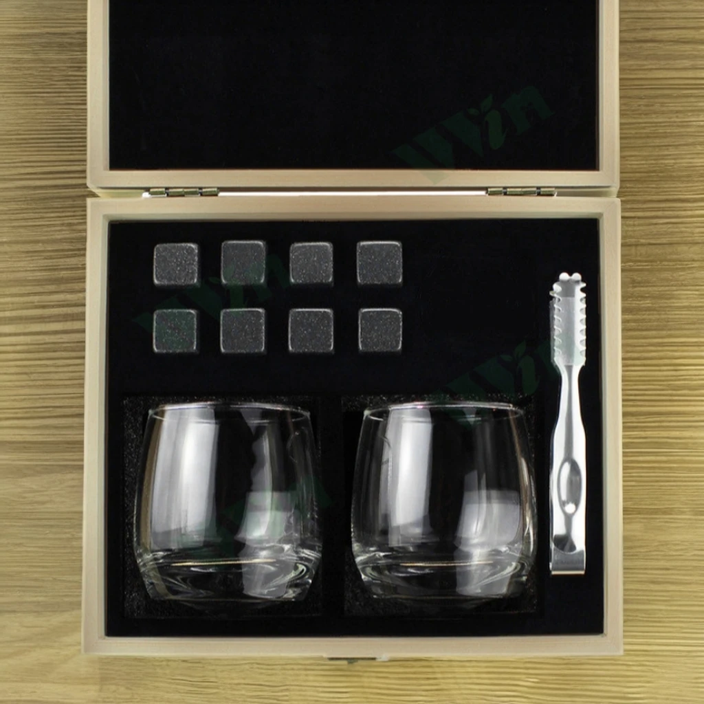 IWIN Wholesale Corporate Gift Set Promotional Reusable Crystal Round Whiskey Glass And Chilling Stones Gift Set For Men