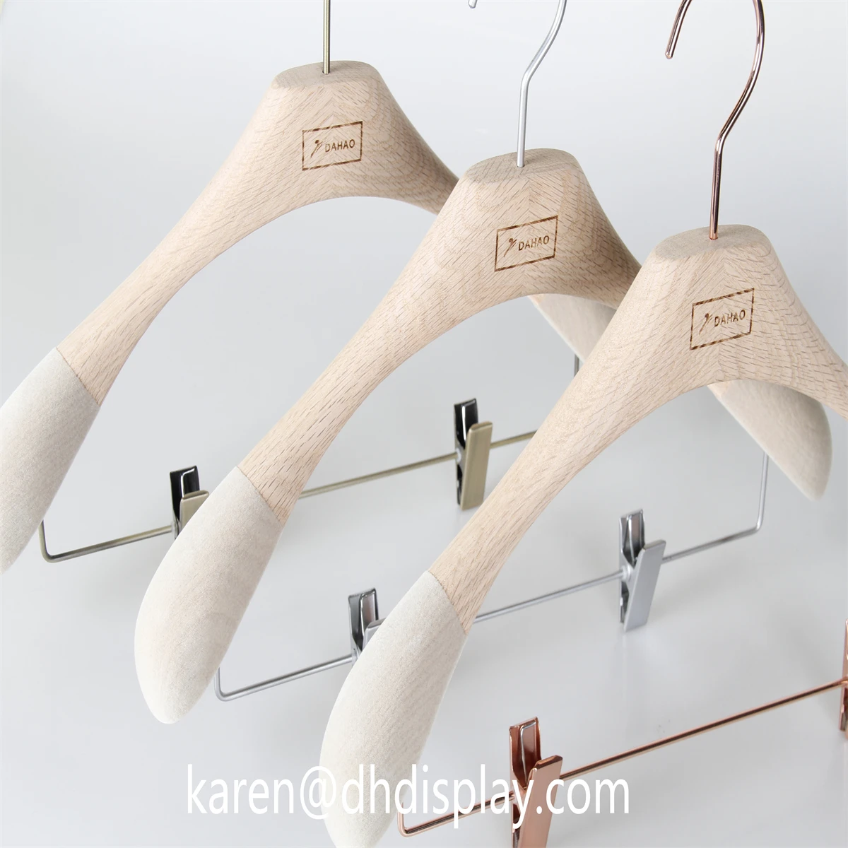 High Quality Wooden Clothes Hangers With Pants Metal Clip