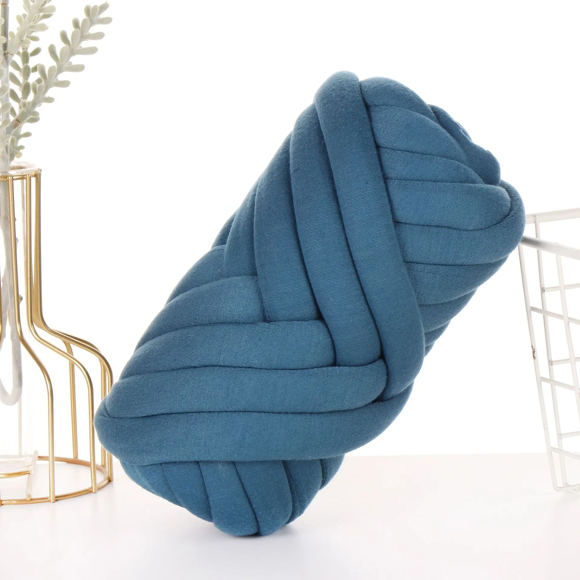 wholesale 100% polyester knitting yarn thick Icelandic wool hand woven blanket roving core filling chunky yarn