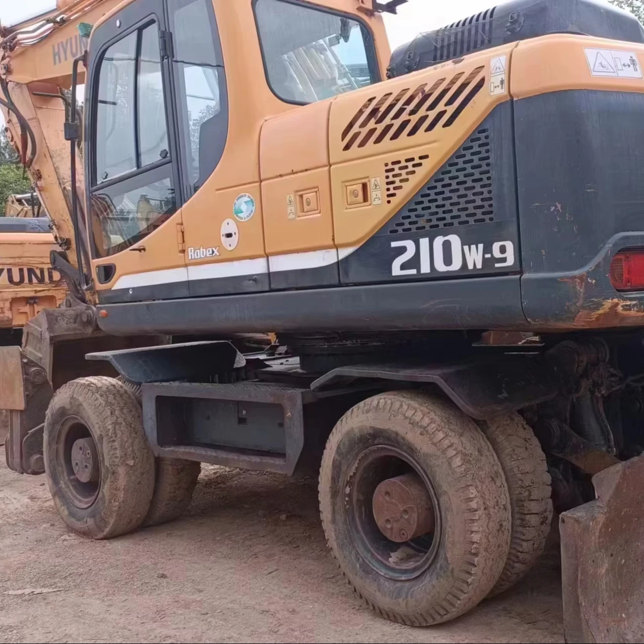 Высокое качество б/у Hyundai R210W-9 колесный экскаватор красивое состояние с доступным послепродажным обслуживанием