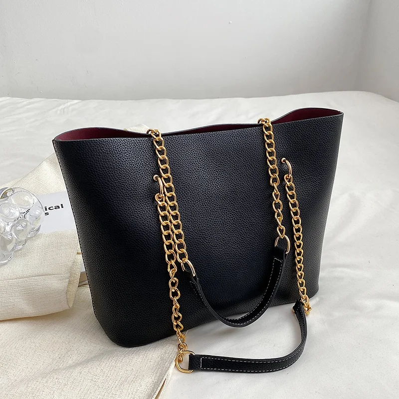 Factory Wholesale Women Large Handbag 2024 Light Lady Tote Big Bag Chain Luxury Designer Handbags Large Size Purses and Handbags