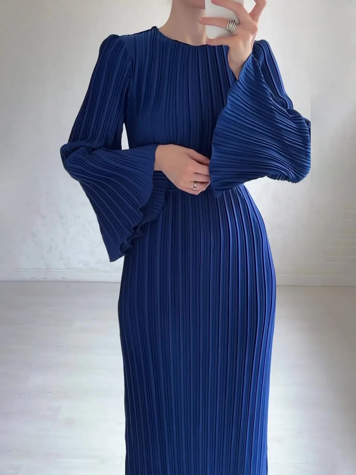 Factory Supply 2024 Spring New Pressure Pleat Flared Sleeve Maxi Dress Ladies Muslim Turkish Long Sleeve Muslim Evening Dress