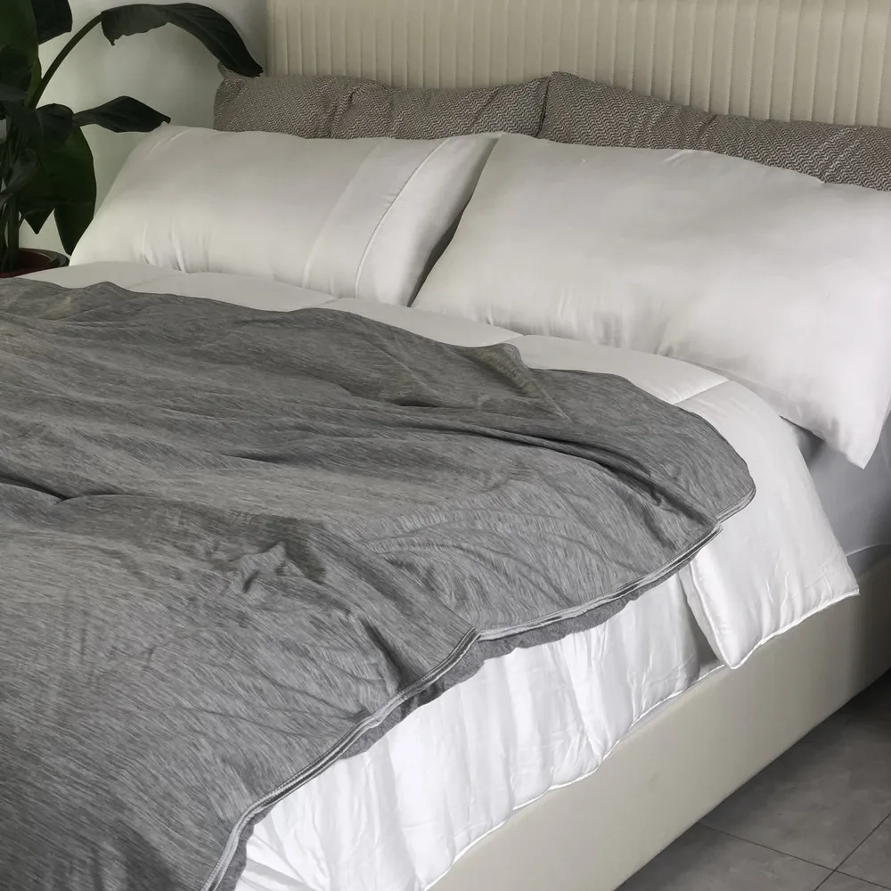 High Quality Super Cozy Cooling Blankets Cool-to-touch Ultra-Cool Nylon And Mica Throw Soft Lightweight Blanket