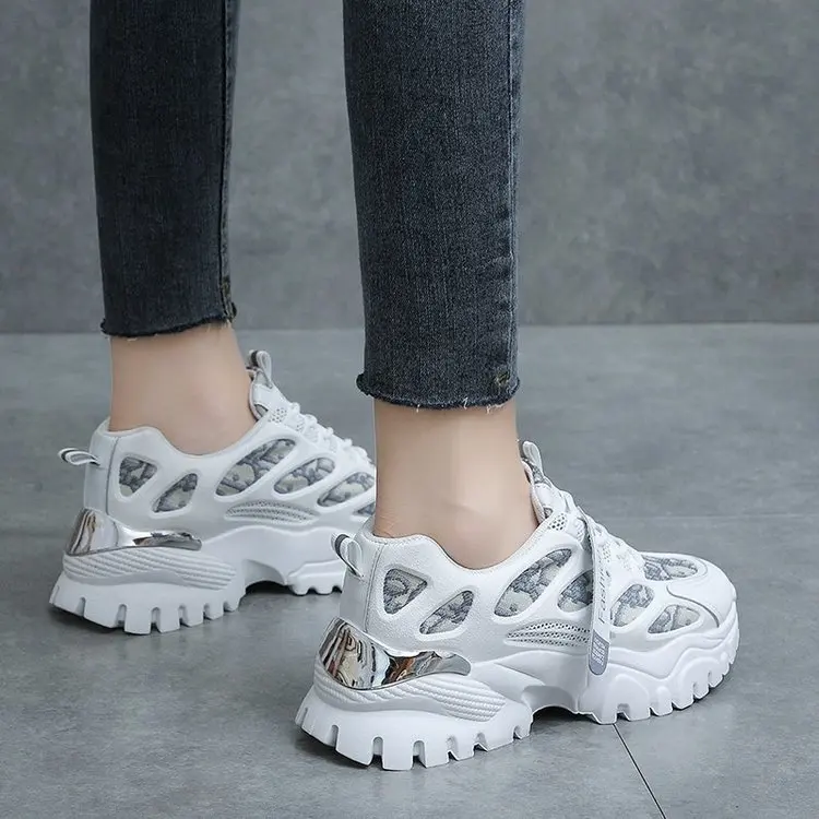 Wholesale fashion ladies girls hight increasing walking style sepatu white casual sport platform chunky sneakers shoes for women