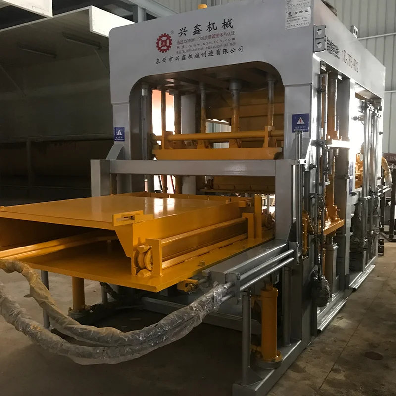 QT18-15 Cement Block Servo Motor of Automatic Vibrating Brick Maker