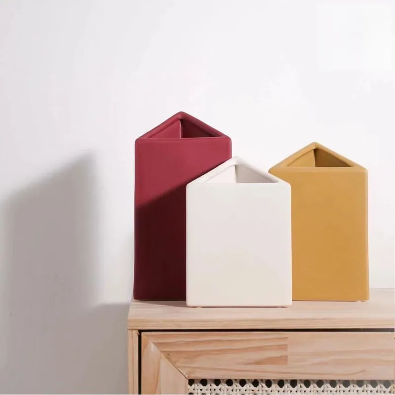 China Decoration Style Triangular Prism Flask with Inclined Mouth Gorgeous Designs Vases for Living Room Wedding