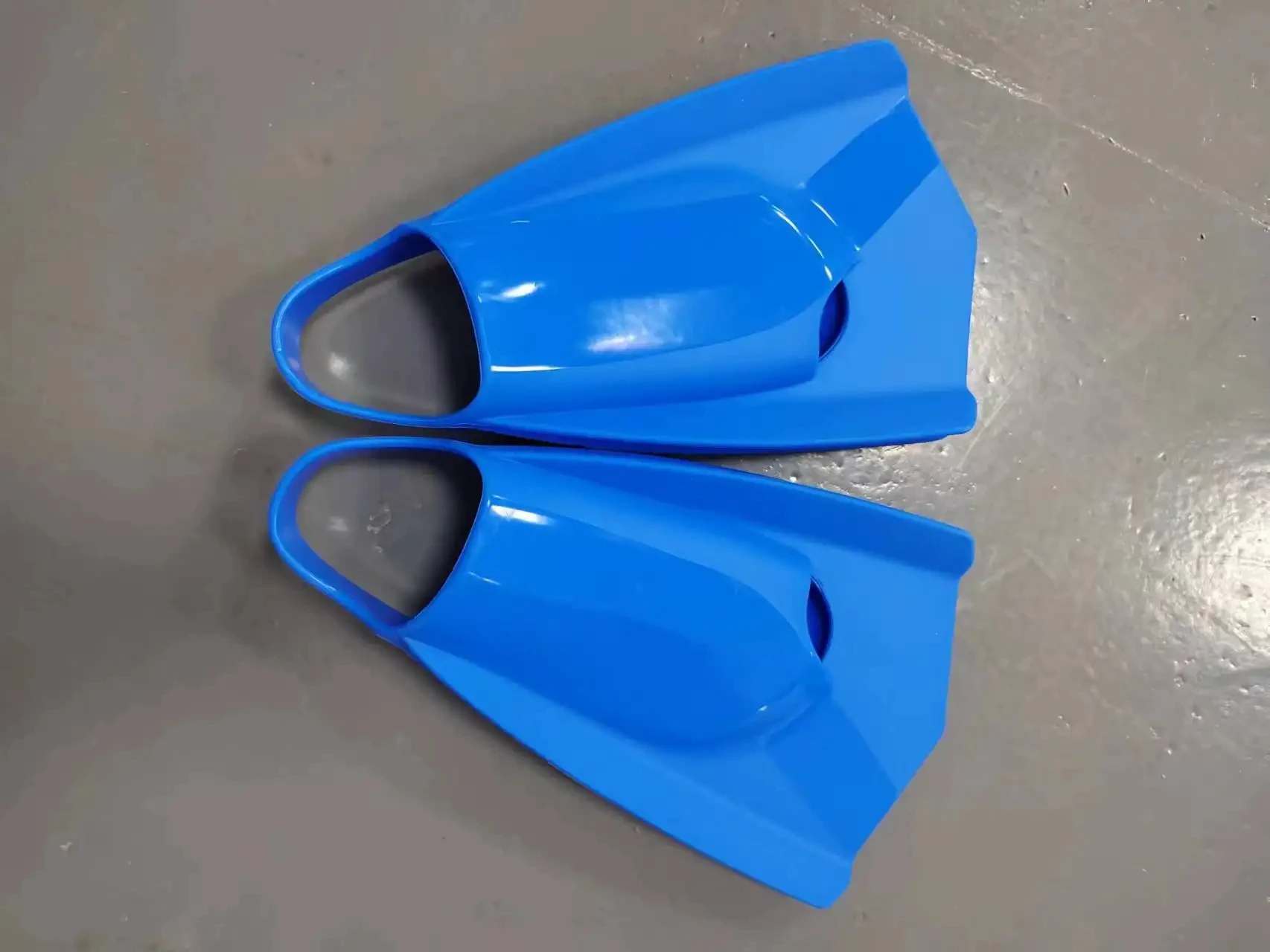 Wholesale Soft Silicone Freediving Flippers Us Divers Scuba Swimming Short Shoes Fins Custom Logo Swim Training Fins