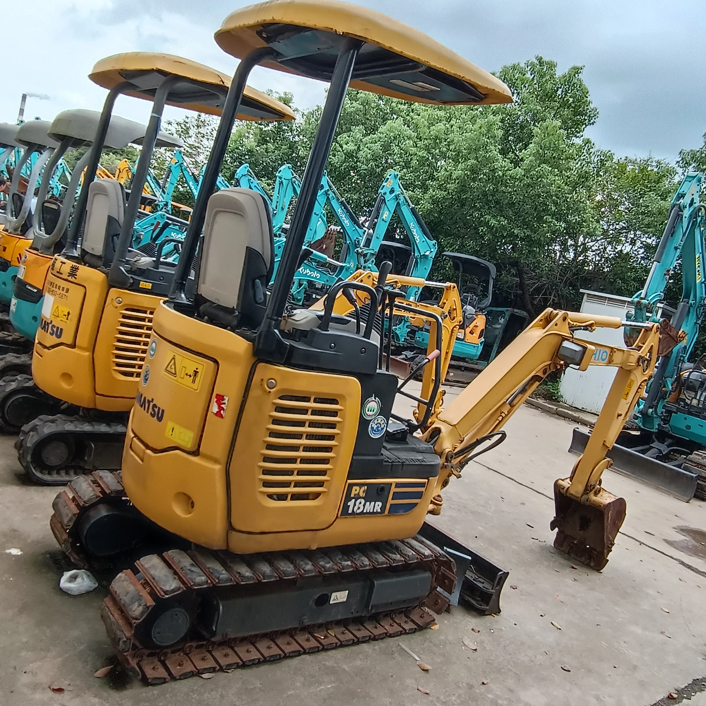 Used mini excavator Komatsu PC18MR-3 hydraulic crawler excavator PC18MR without enclosed cabin high efficiency for sale