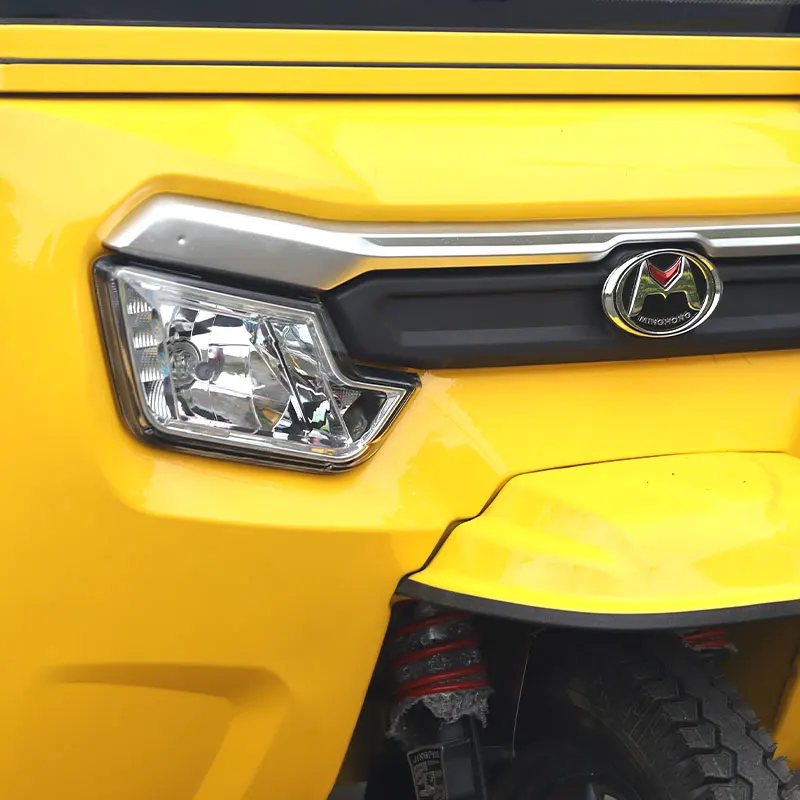 2023 Cheap 3000W Powerful Tricycle New Bajaj Electric Tricycle For Passenger Battery TukTuk with Solar panel