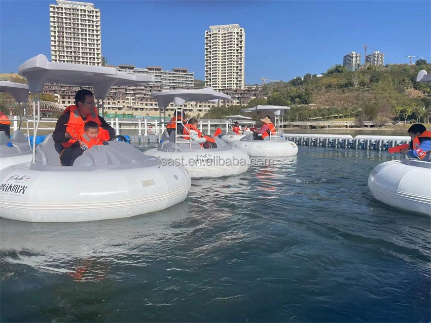 Inflatable bumper cars water pool Kids Inflatable Electric Fiberglass Rubber Plastic Bumper Boat for Amusement Park Gas powered