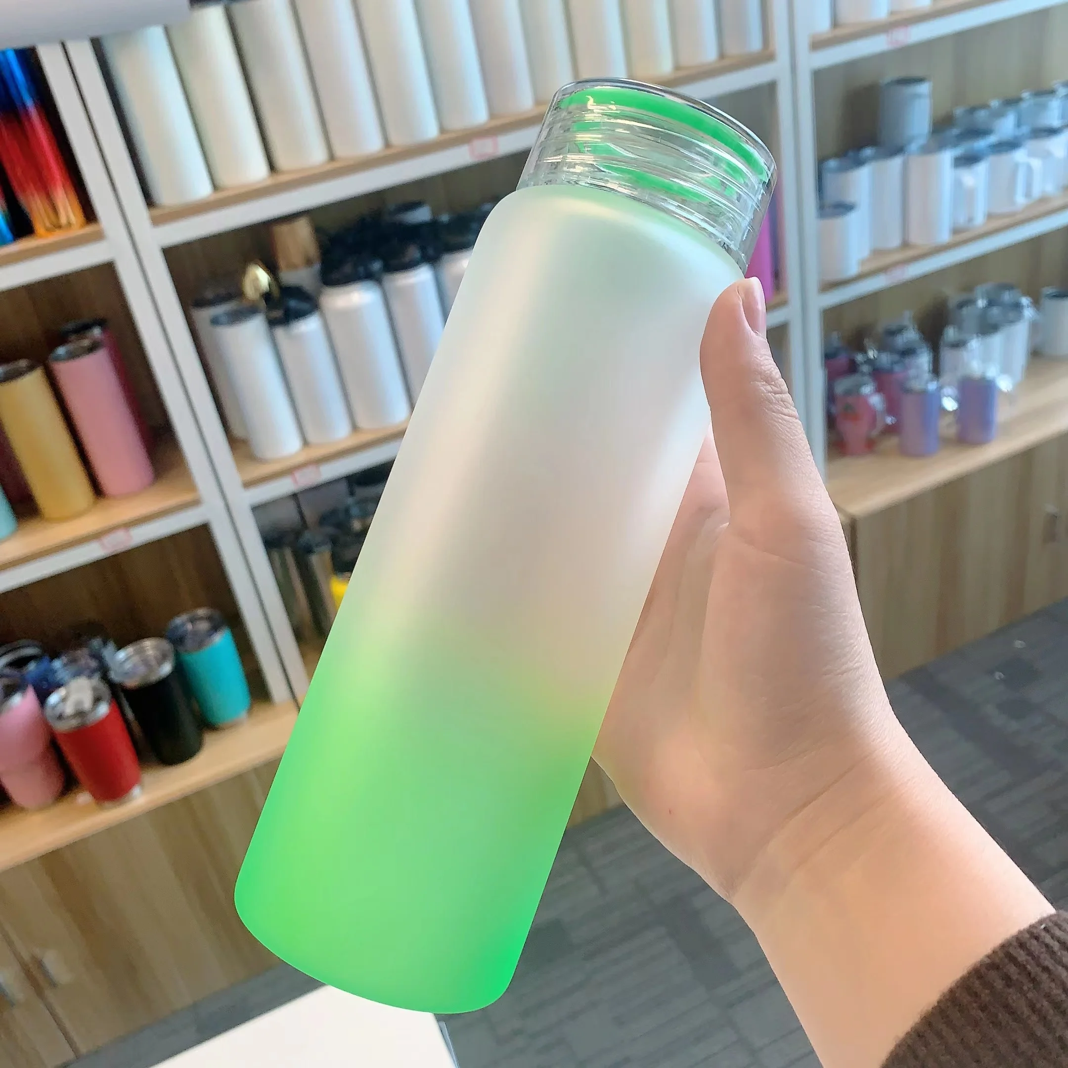 Best Selling stocked in USA warehouse17oz  Gradient color frosted sublimation glass bottle  with a screw lid and rubber