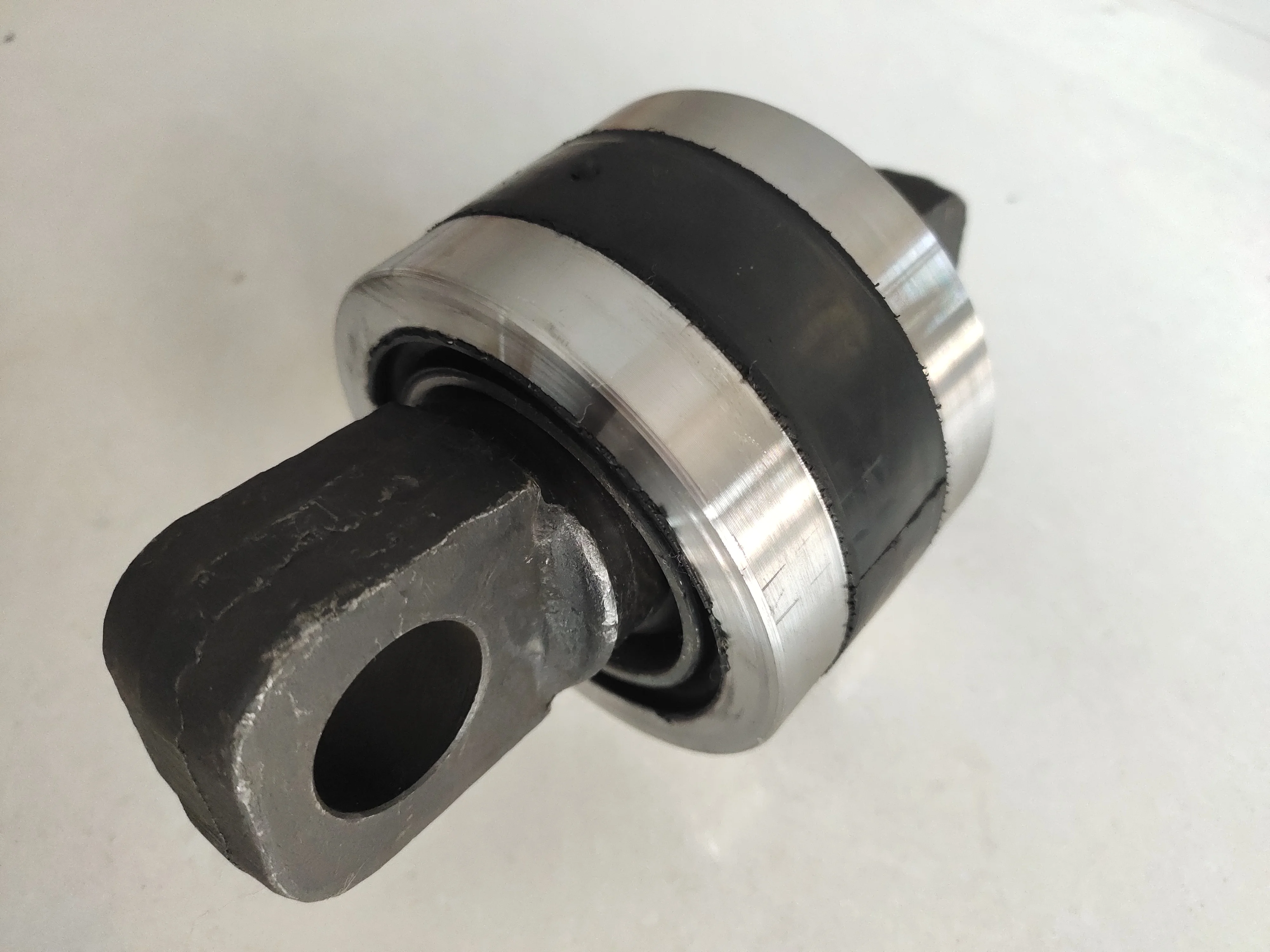 Sinotruk Haowo truck torsion rubber core accessories trailer pull rod sleeve