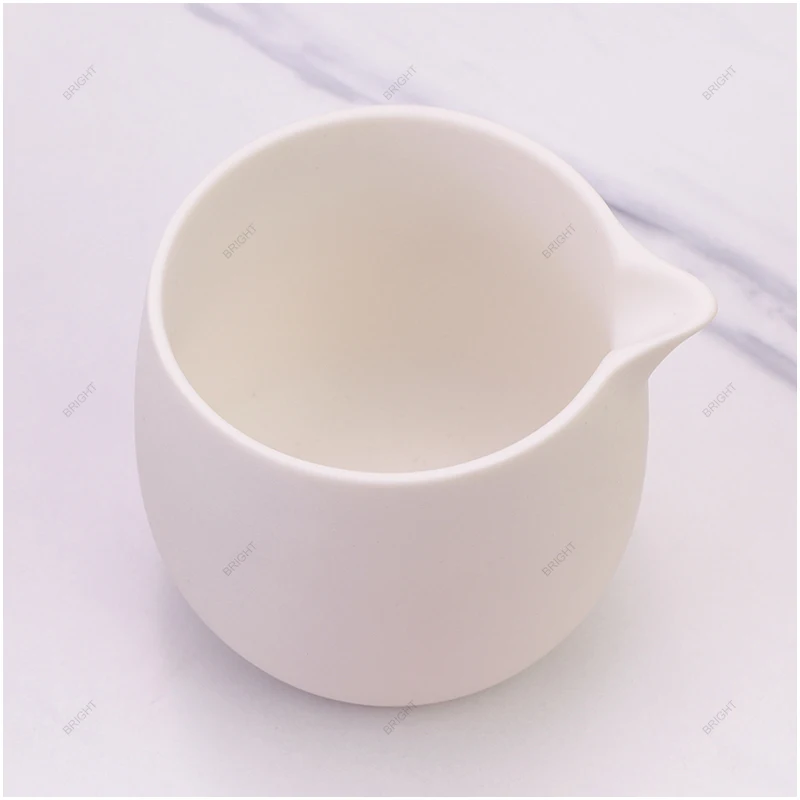 Wholesale Custom Unique Essential Oil Ceramic Container Luxury Candle Jars Empty Ceramic Massage Candle Jars with Spout For Spa