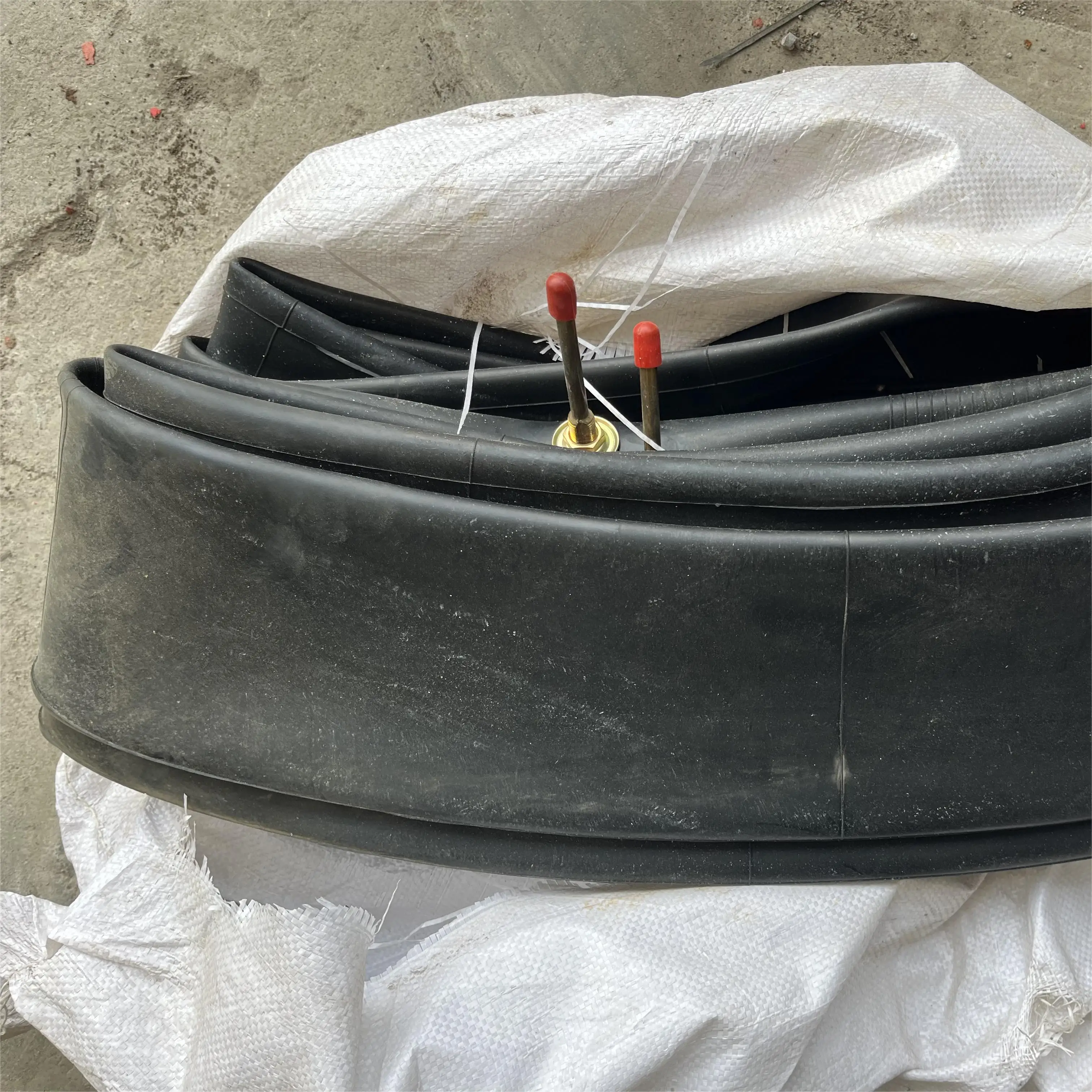 china factory directly sale low price amusement facilities ride-on cars bumper cars spare tires for bumper car tube neumaticos