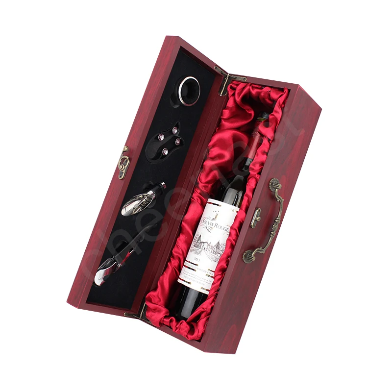 Частная торговая марка принимает одну деревянную винную коробку, красную бутылку