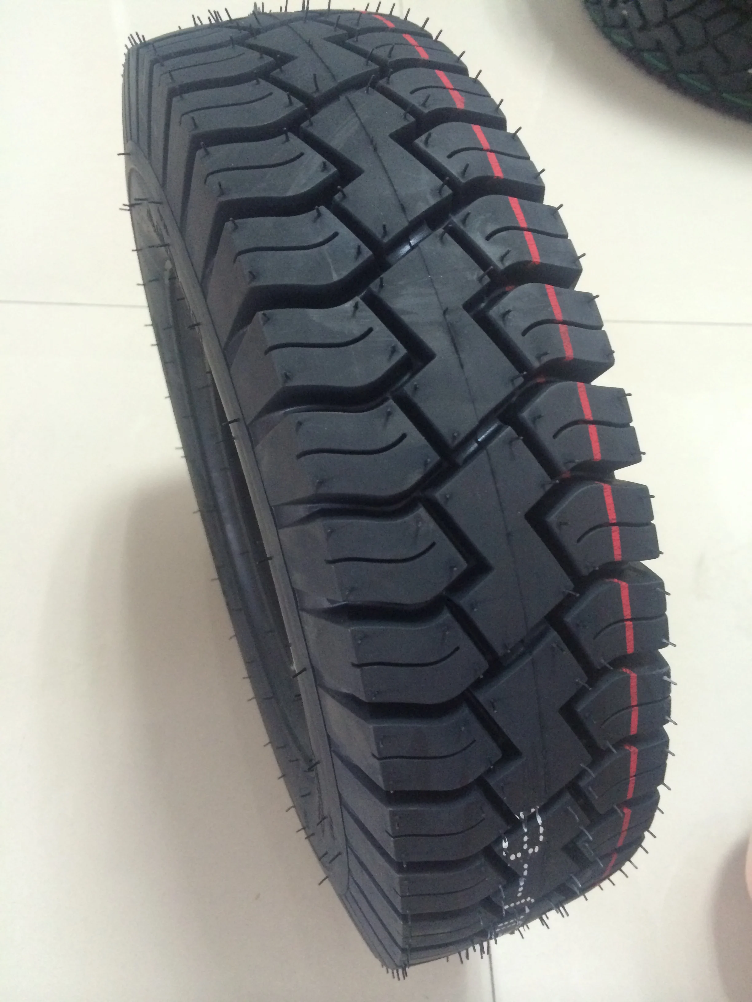 Шина для мотоцикла марки SUPERWAY SPORTRAK 4 00-8 шина трехколесного велосипеда bajaj внутренняя трубка
