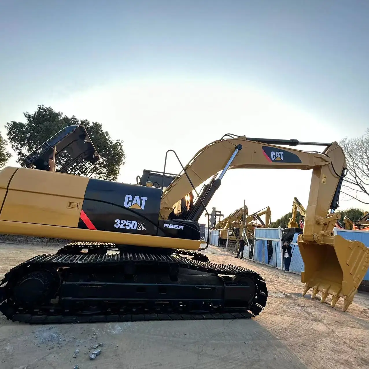 Экскаватор Cat320D2L 25 тонн