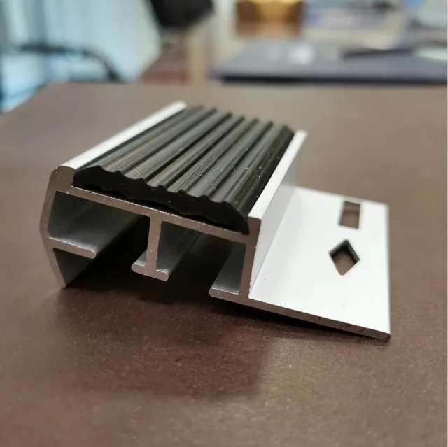 Factory Price Cheap High Quality Anti-slip Rubber Insert Aluminum Stair Edge Nosing