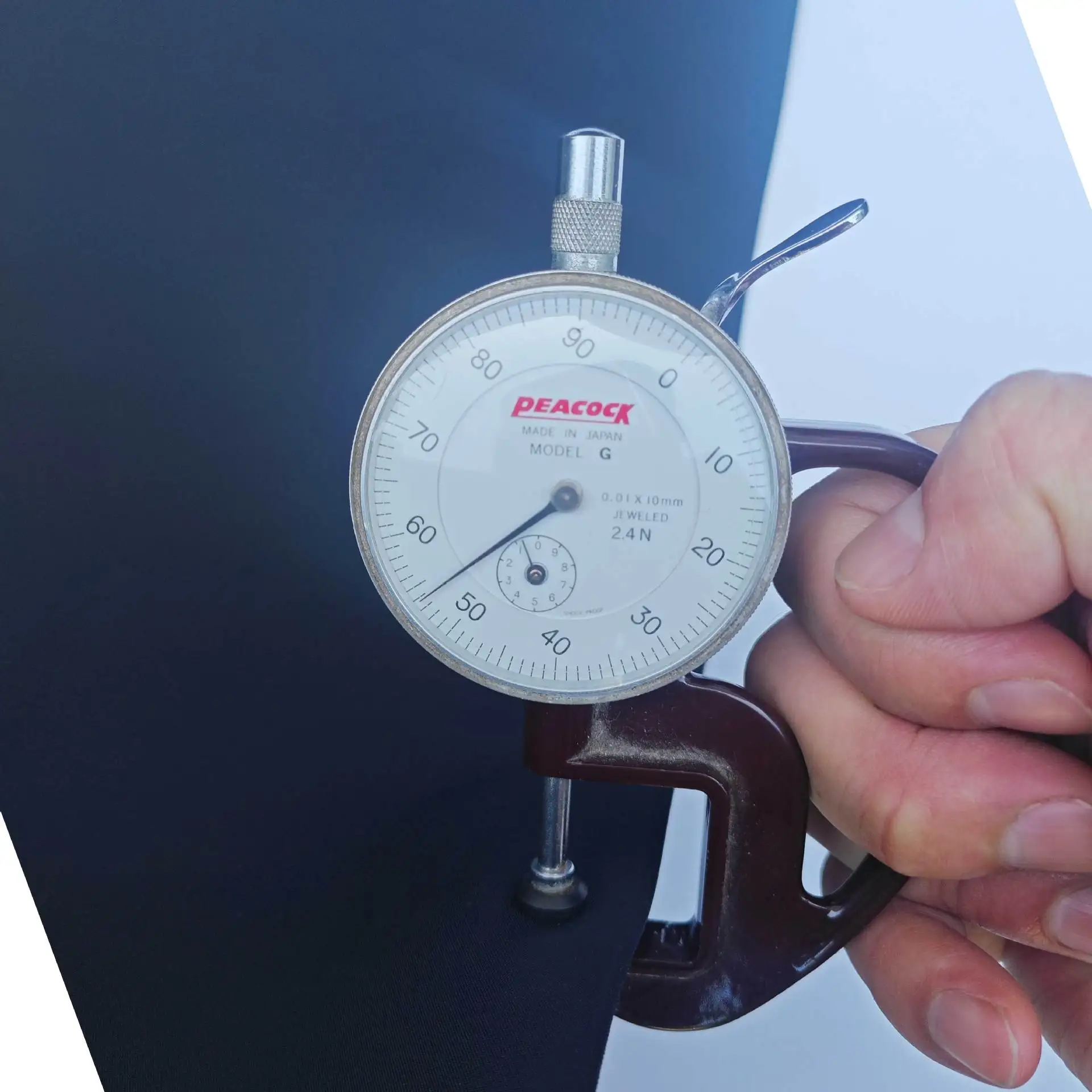 China manufacturer supply hypalon rubber sheet in roll