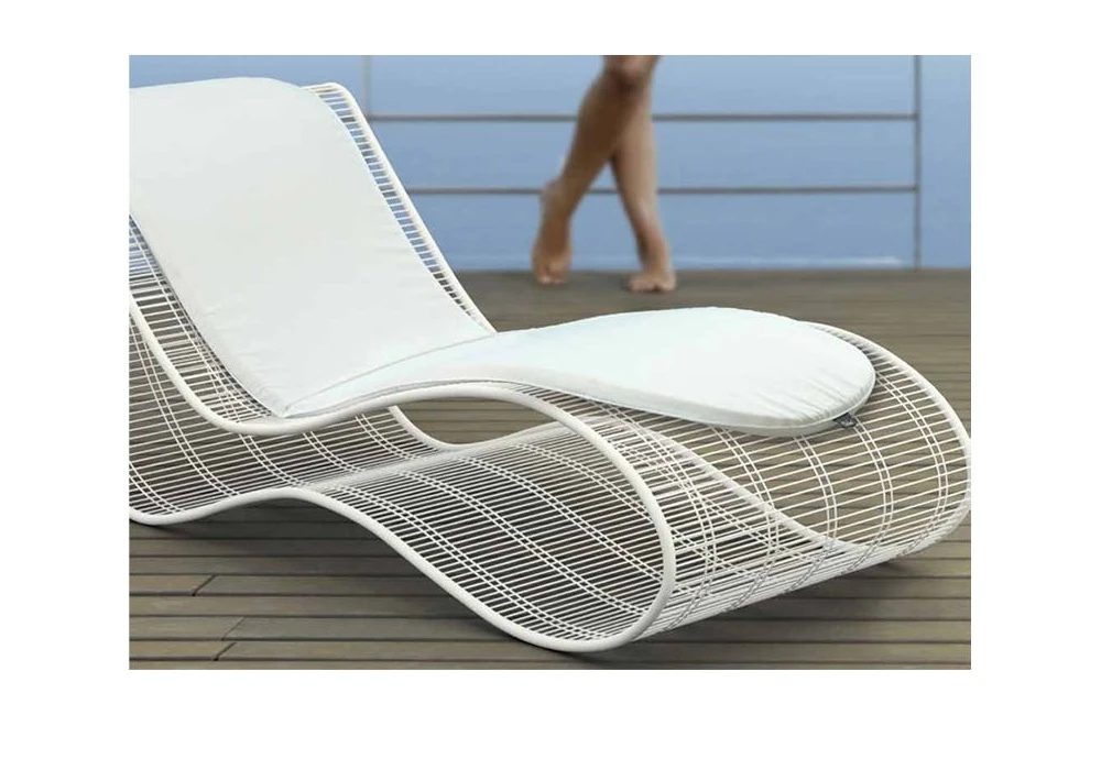 Modern Luxury Patio Handmade Aluminum lounge chair poolside sun bed