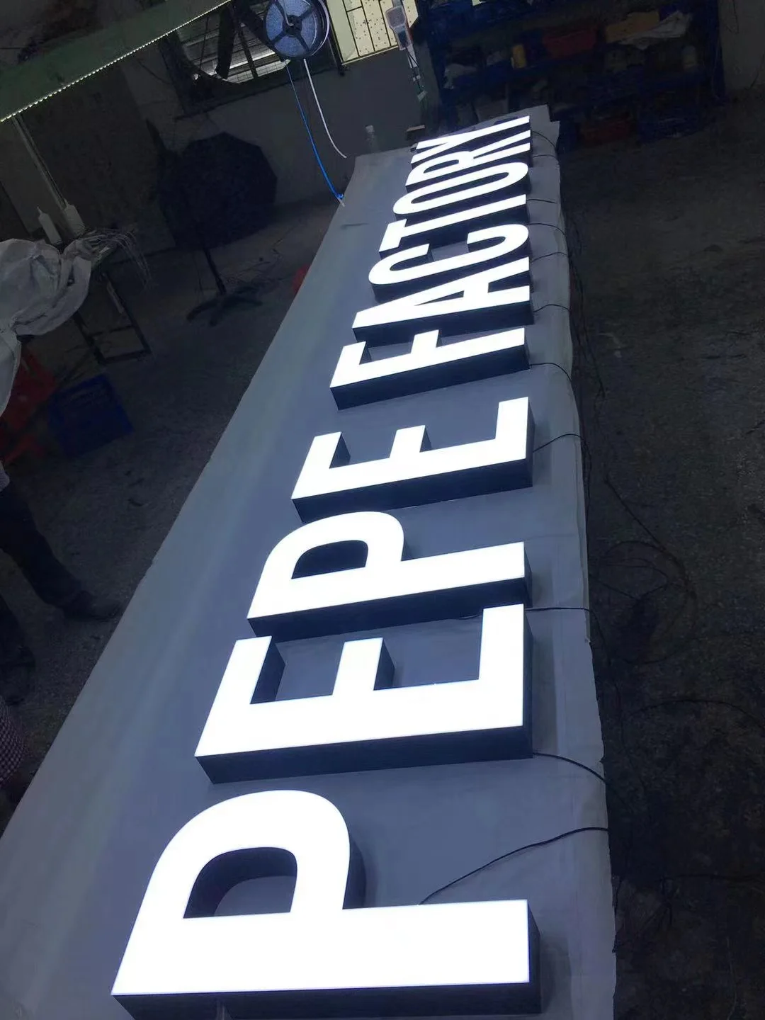 Newest 3d stainless steel letter sign shop name board outdoor company logo design lighted