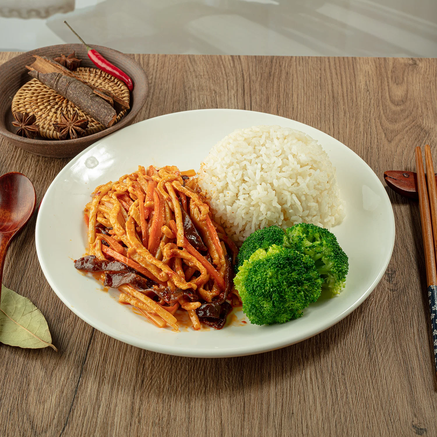 Wholesale Suitable Chinese Restaurant Delicious Heat-And-Eat  Food Shredded Pork With Fish Flavor