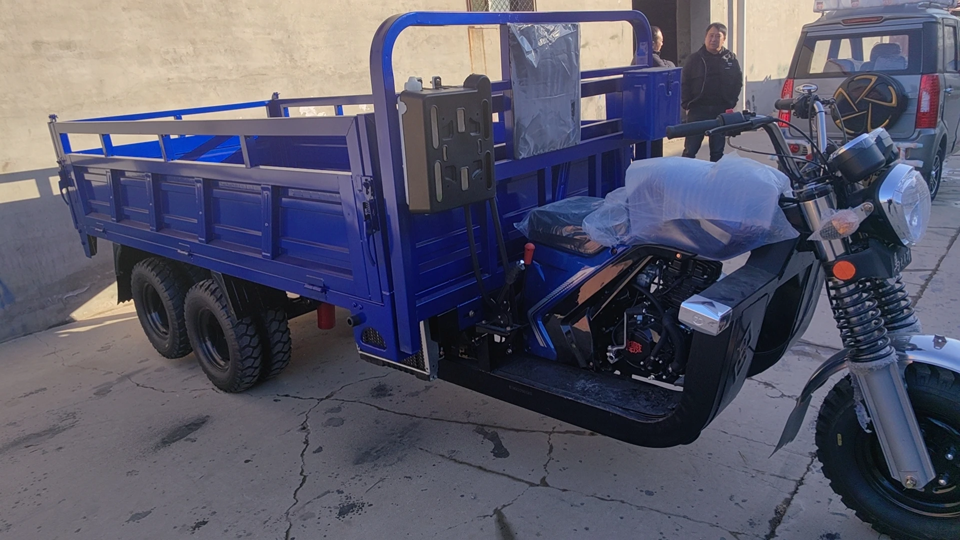 350cc Dump Cargo Motor Tricycle Load Tricycle Motorcycle 9 Wheels Tricycle for Freight