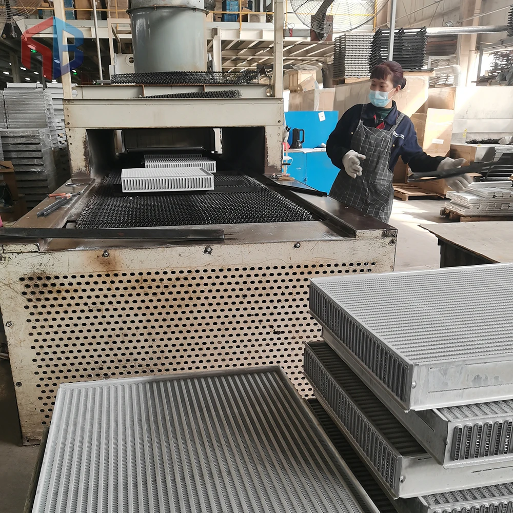 OEM 590014/590014ST/16400E0230/16400E0231 High performance aluminum radiator for Hino 238/268/338 water cooling radiator