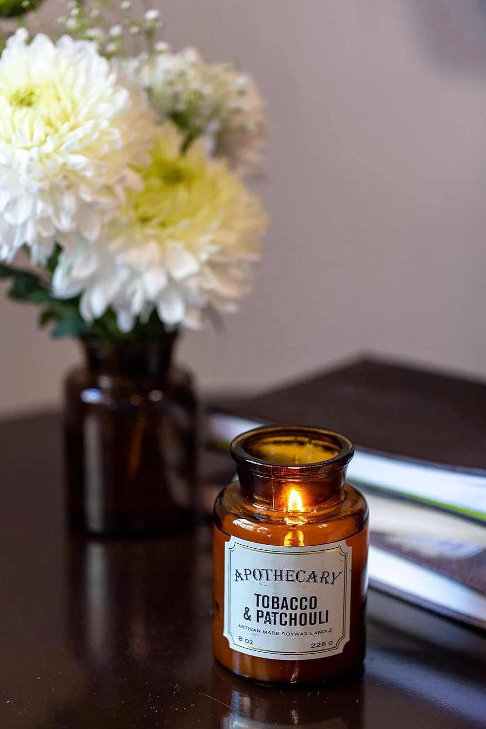 Hot selling Soy wax Scented Candles 8-Ounce Tobacco & Patchouli Old-world inspired apothecary bottles in amber glass