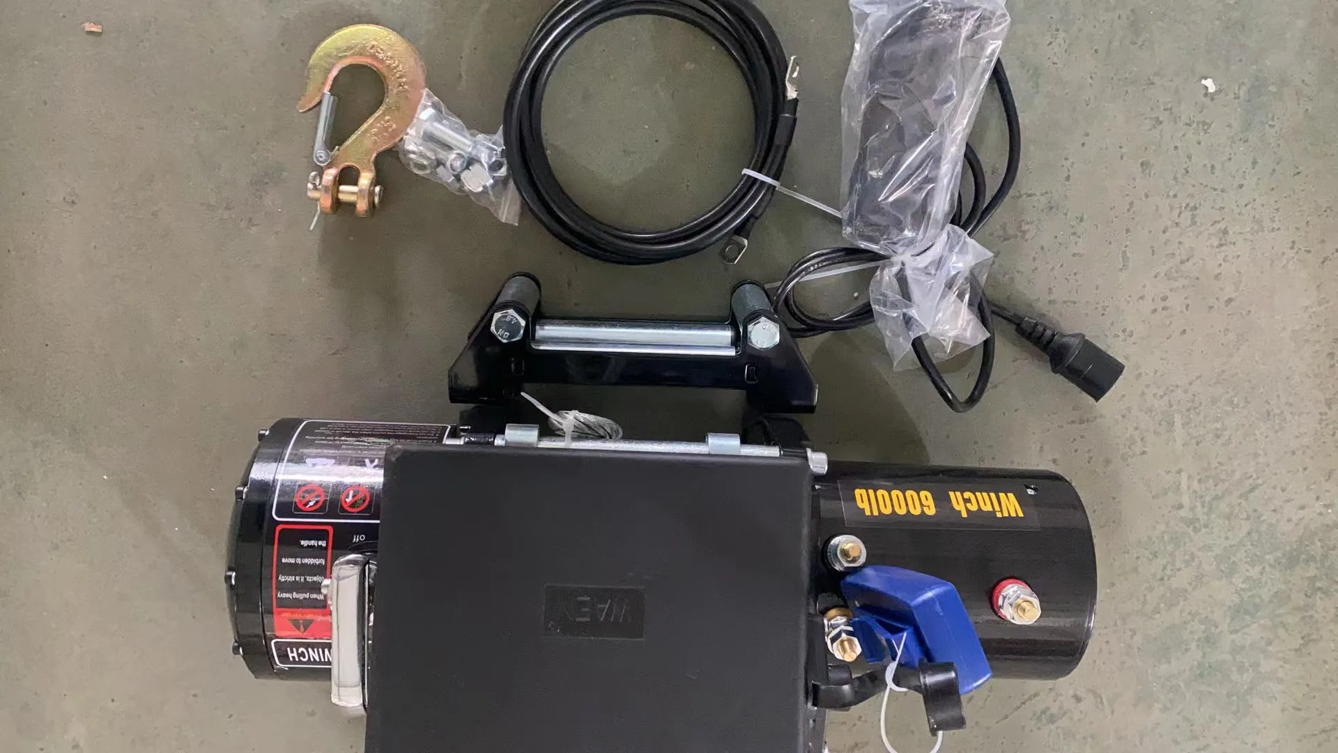 2000-12000lbs 12V 24V 4WD off road 4x4 car electric winch with rope