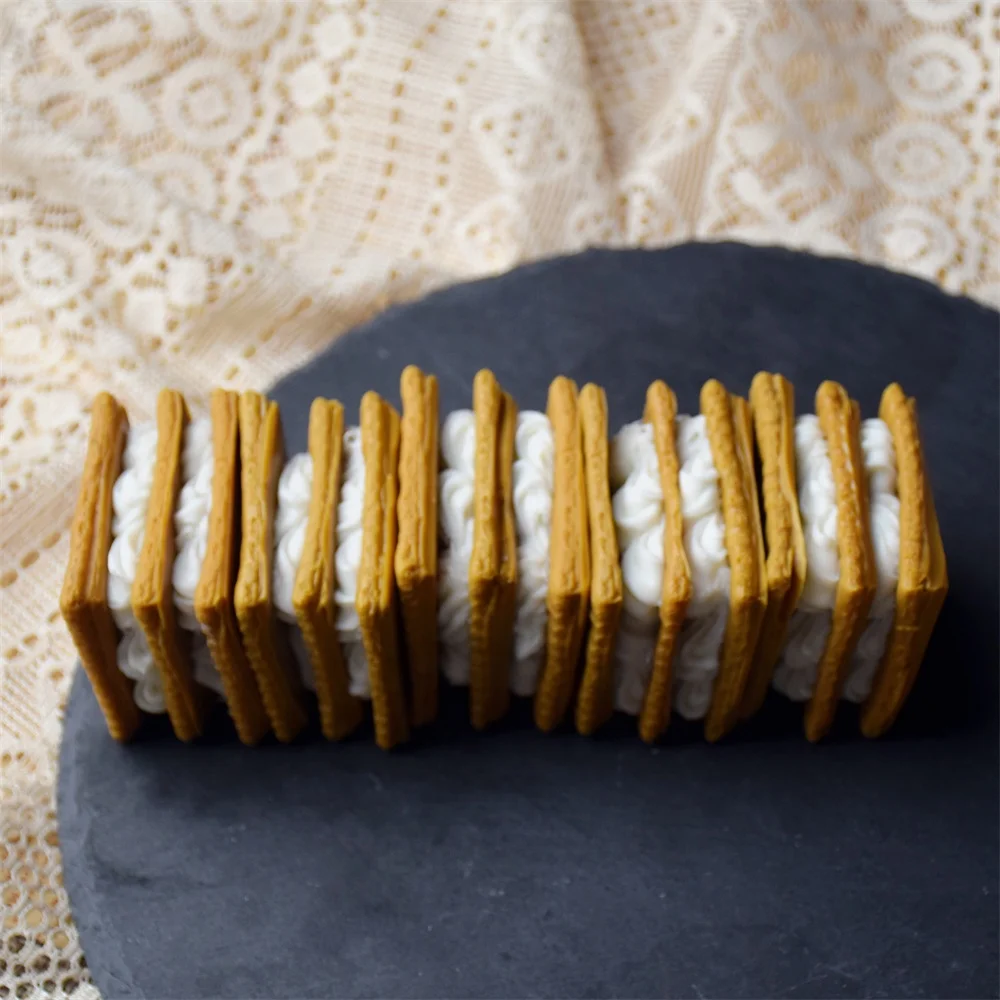 Whole Wheat Biscuits Crispy Butter Cream Sandwich Cookie Model Dessert Rack Wedding Party Tray Prop Display Decoration Faux Food