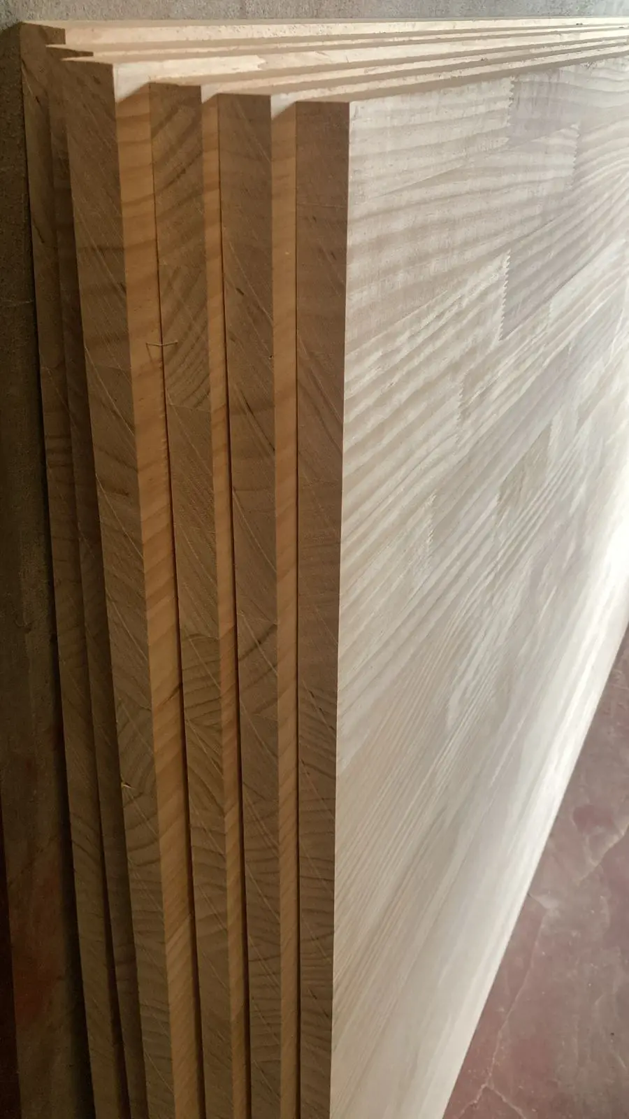 Factory wholesale Radiata pine wood 4*8 feet 12mm/ 15mm/ 18mm/ 22mm Finger Jointed board Radiata pine wood board