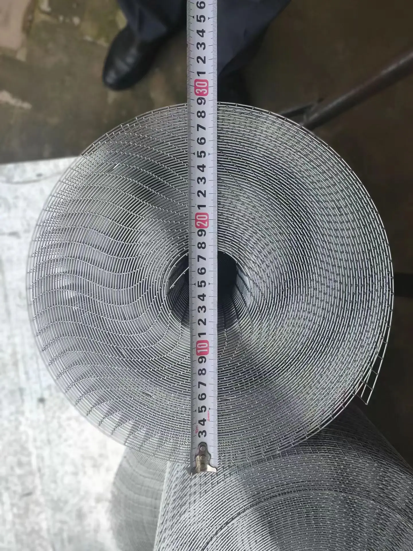 customized galvanized steel aluminium silver black protection wire mesh rolls solar panel mesh kit