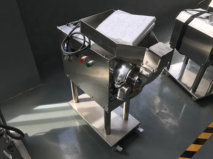 Herb Maize Peanut Cassava Leaves Grinder Powder Grinding Machine Powder