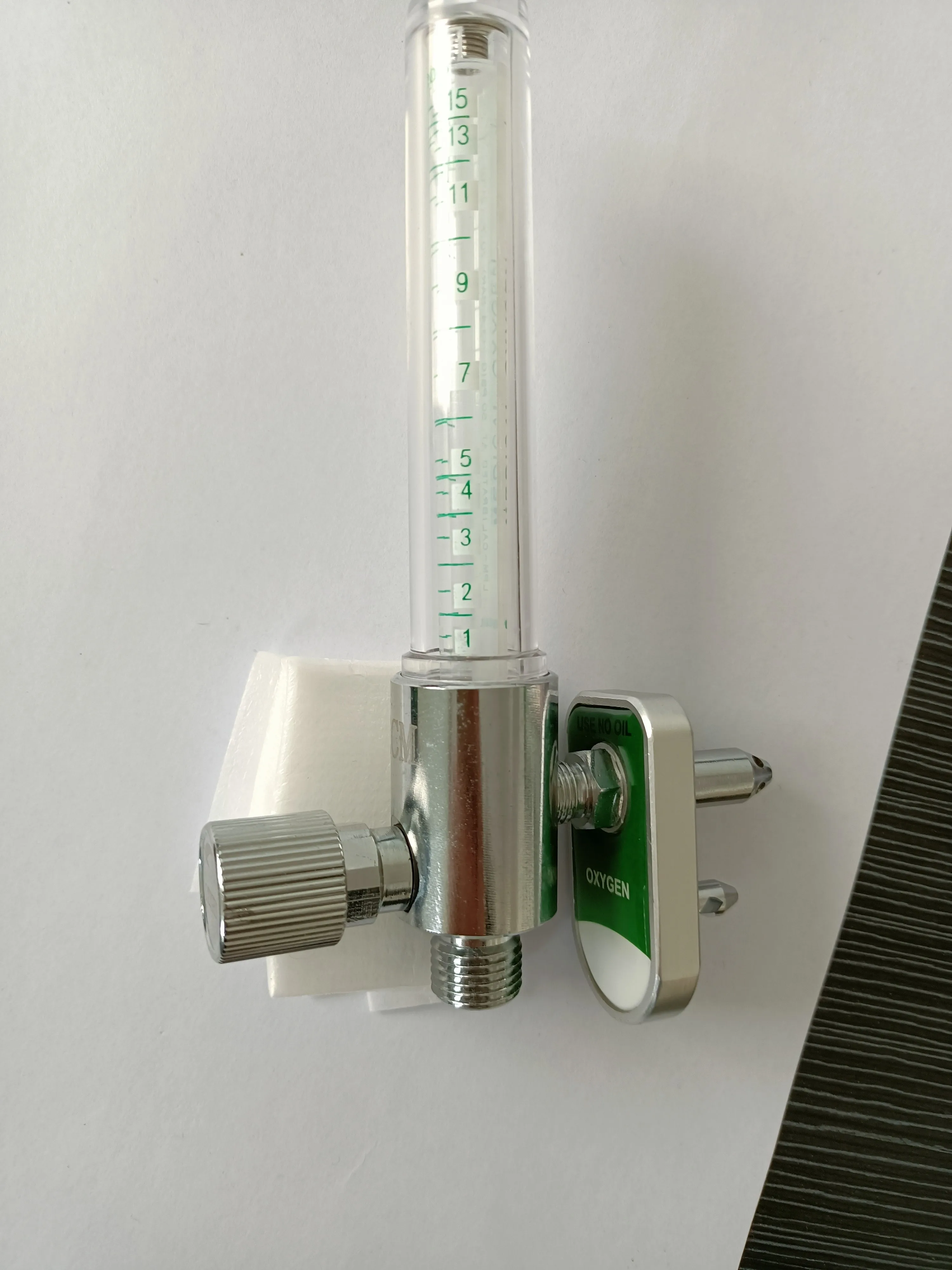 Medical Wall Mounted Oxygen Flow Meter With Chemetron  Adapter And Humidifier Bottle