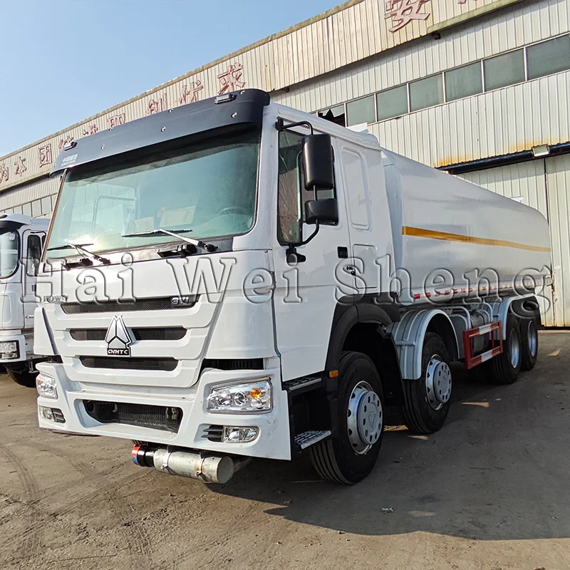 High-performance HOWO 30000 liters capacity 8*4 371hp used oil tanker truck for sale