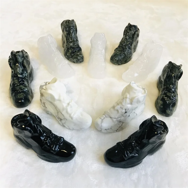 Hot Sale Natural Crystal Carving Shoe Howlite Carved Shoe For Gift Fengshui
