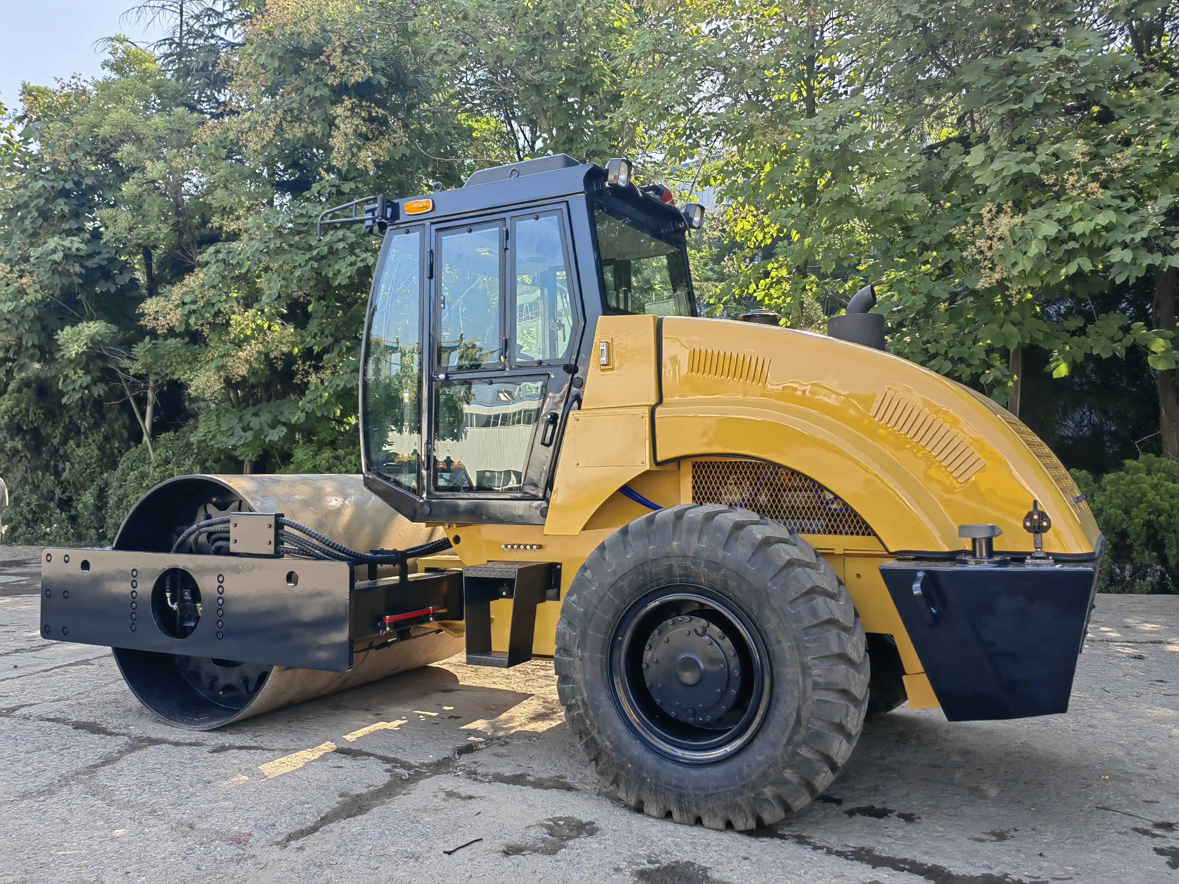 12 TON low price and high quality double wheels hydraulic vibratory road roller