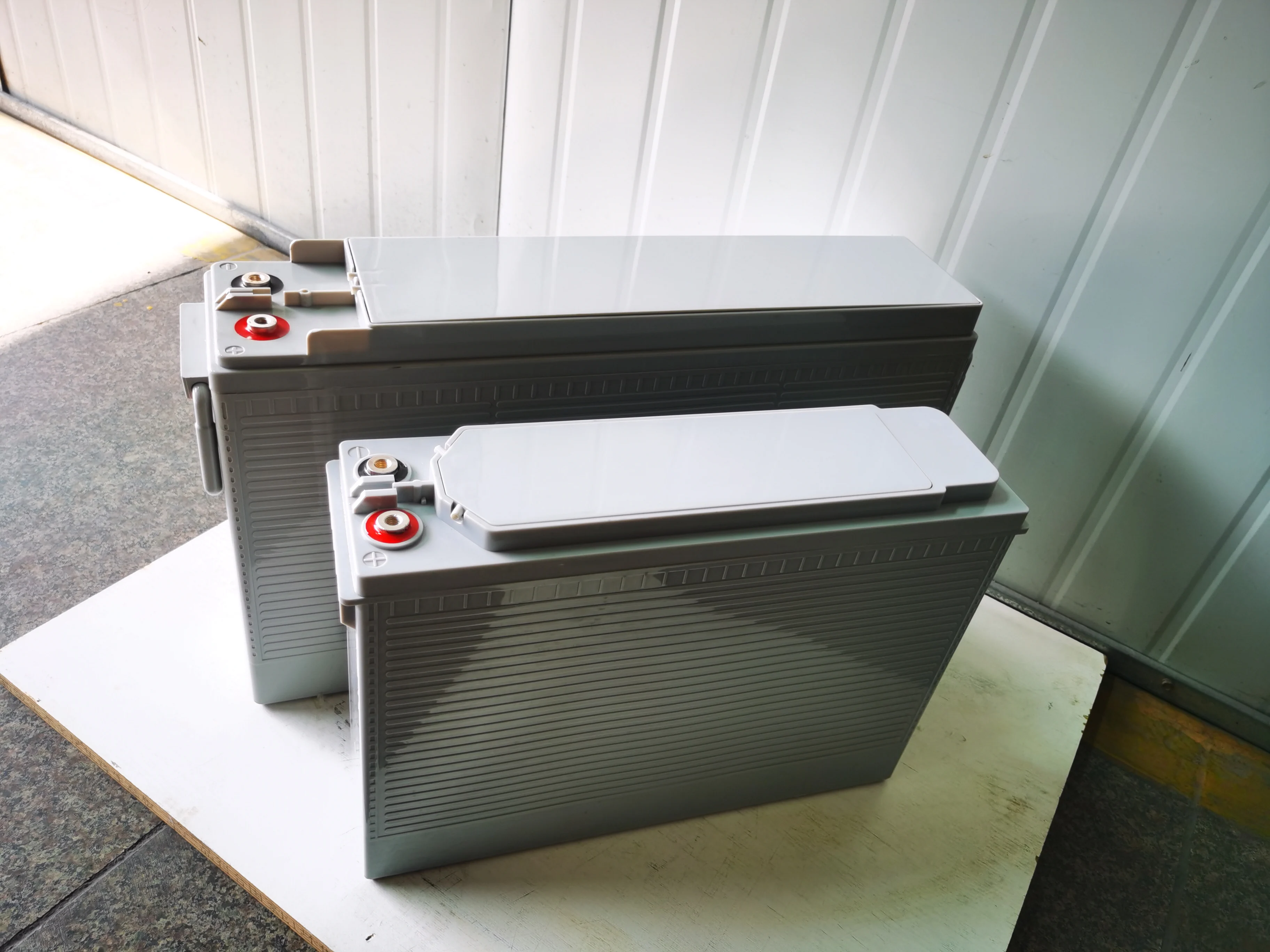 High Quality VRLA Solar Power Storage Battery Front Terminal Lead Acid 12V 200ah for System