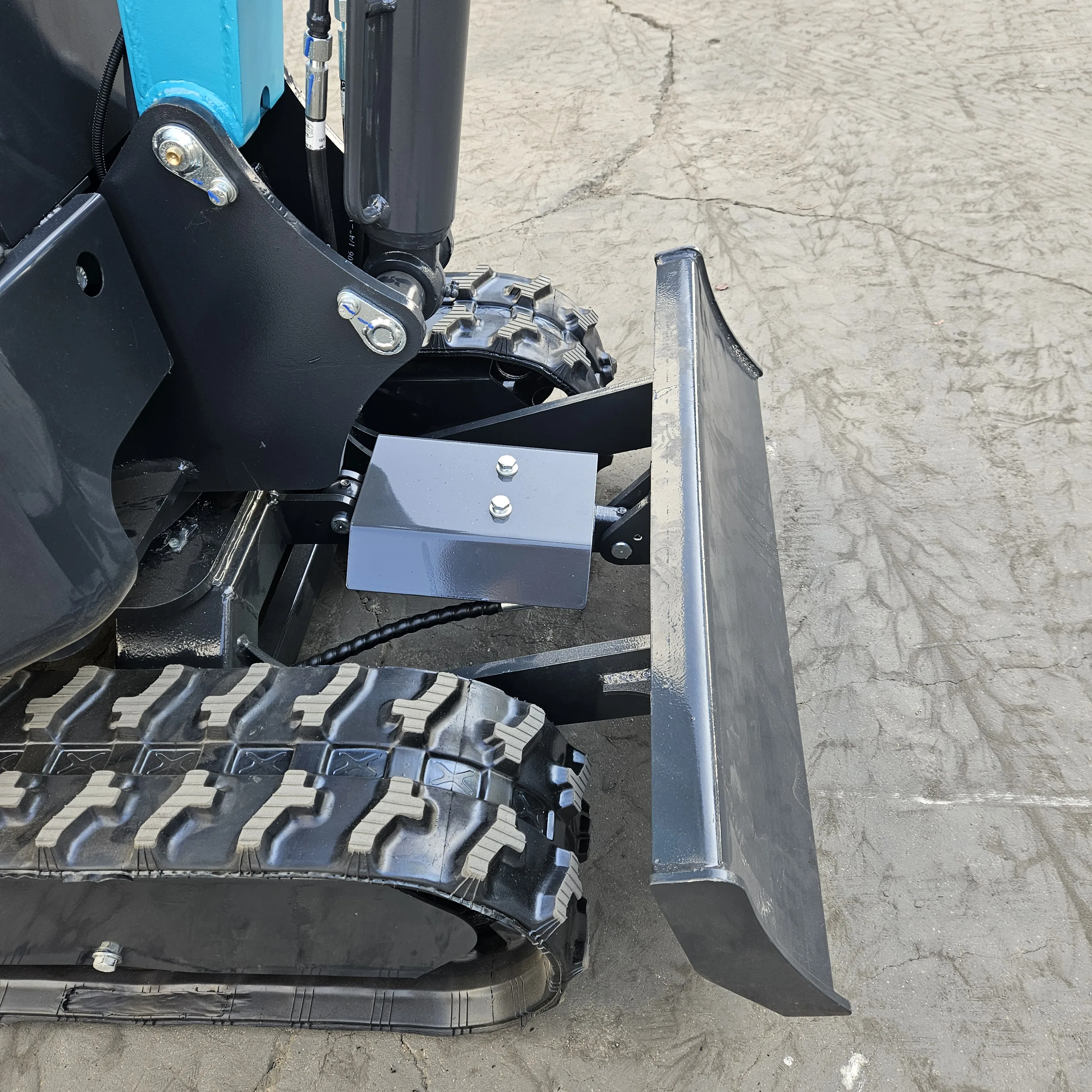 Euro 5 rubber tire mini excavator 0.8 1 1.2 Ton 1700kg Micro mini articulated loader For Sale