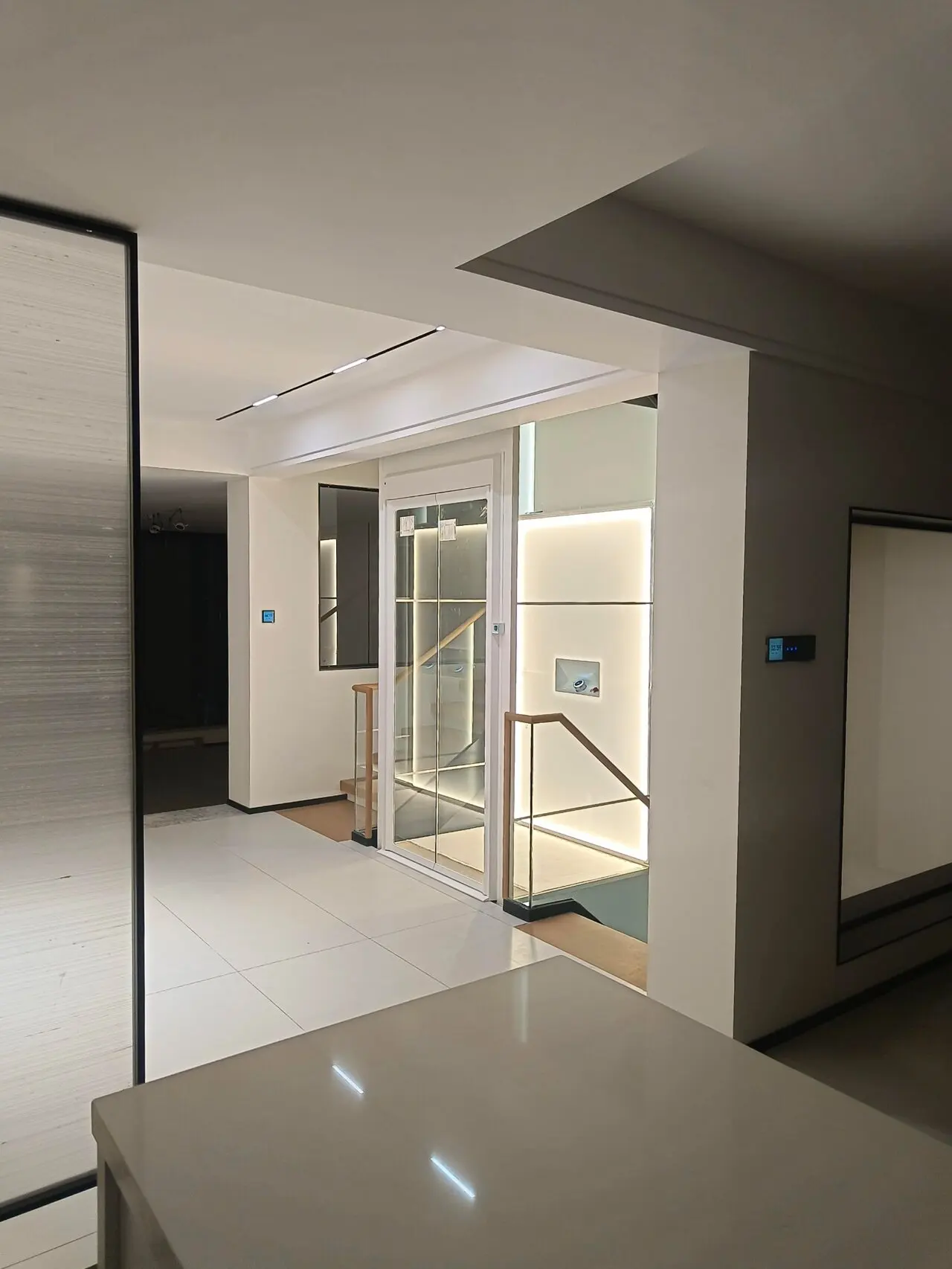 Ce Certified 9m Three-Floor Residential House Electric Small Home Elevator Lifts for Villa and Warehouse Price