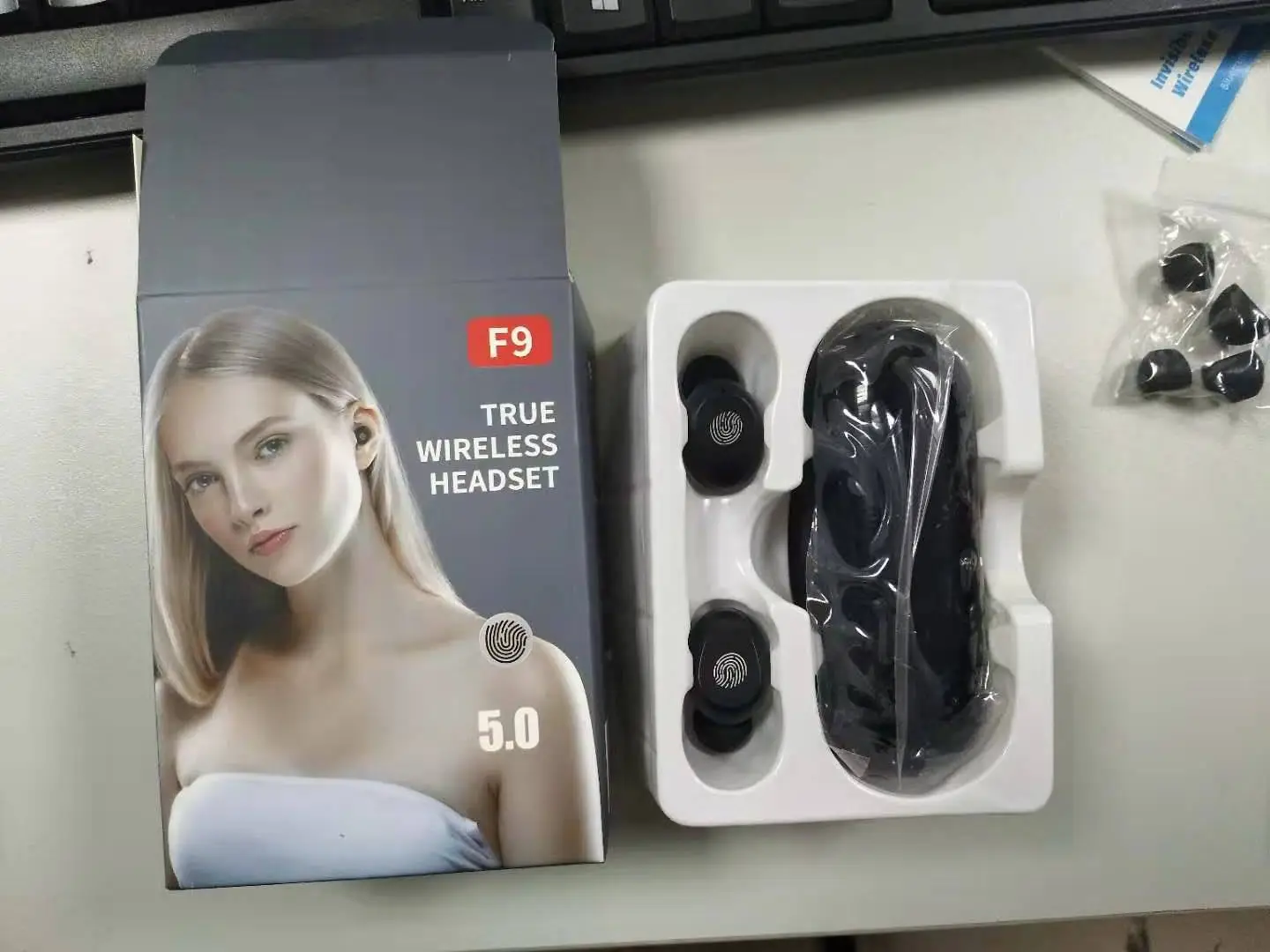 Hot selling MSDS CE sport wireless earbuds with power bank battery display single-ear F9 Earphone & Headphone