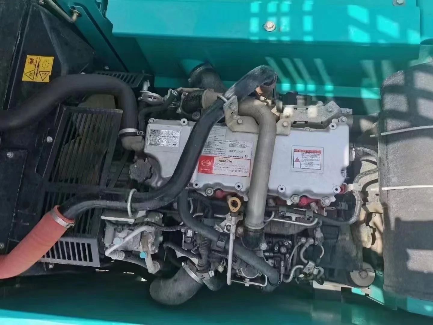 Best Price 95% New Original Japan Used Rubber Tracked Machinery Kobelco Excavator SK200-8 For Sale